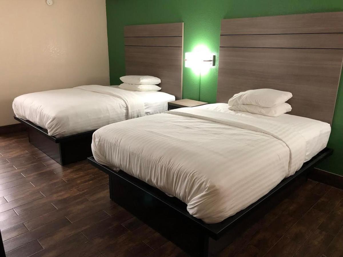 Travelers Inn And Suites 와튼 외부 사진